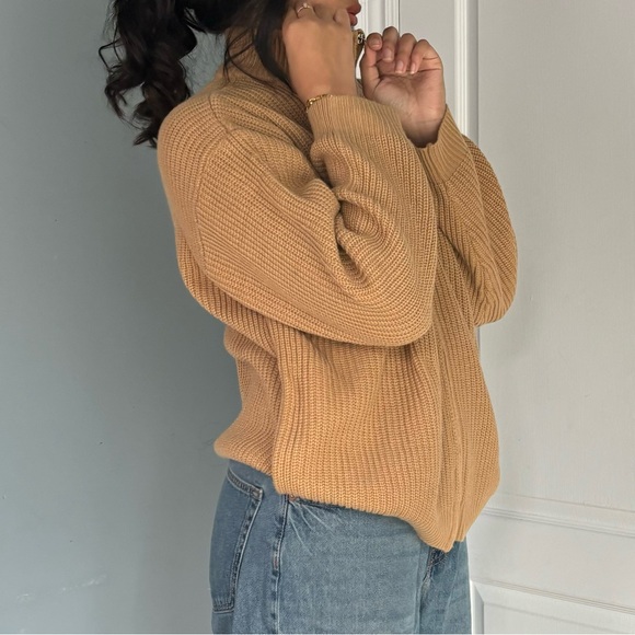 Women’s Medium Khaki/Tan Zip-Up Sweater - Picture 3 of 5